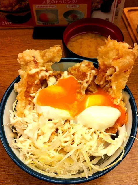 鶏天丼  特製マヨネーズかけて半熟卵のせ|ともこさん