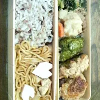 Snapdishの料理写真:つくね、焼きそば弁当|なつさん