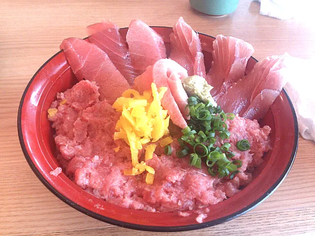 Snapdishの料理写真:まぐろ丼|けんさん