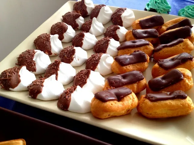 mini eclair and choc meringues|shafiyaさん