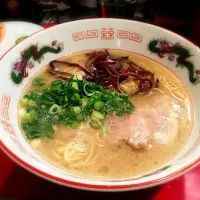 Snapdishの料理写真:✰ 博多ラーメン✰|不思議の国のけんちゃんさん