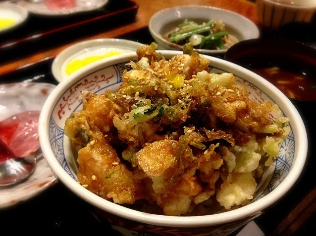 夜もやってる、かき揚げ丼ランチ。|liccaさん