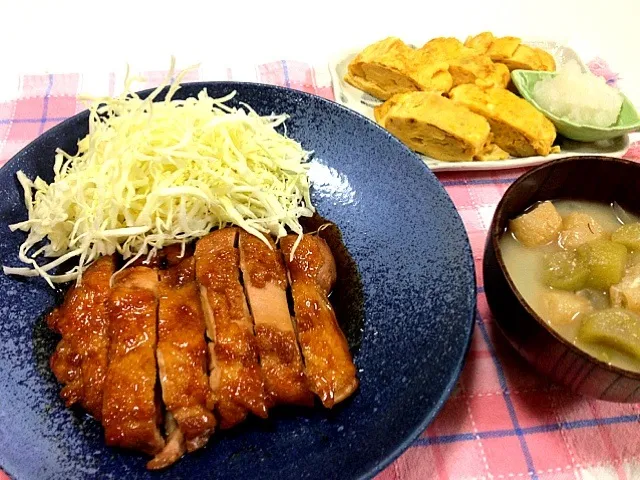 鶏の照り焼き☆出し巻き卵☆茄子と新玉の味噌汁|e☆さん