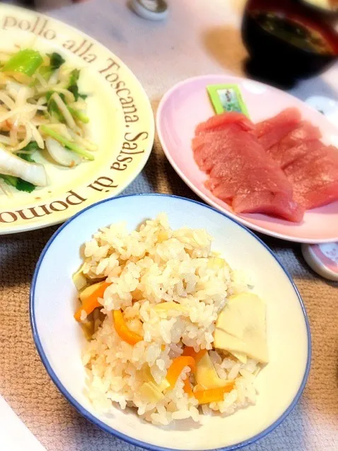 たけのこご飯と玉ねぎサラダ|はるむんさん