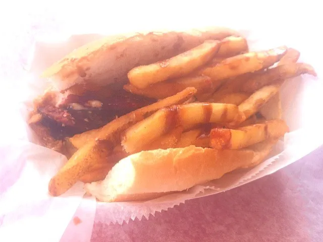 Polish sausage, coke slaw, fries, bbq|Mario M. Gonzalezさん