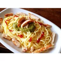 Spaghetti mit Pesto und Hähnchenbruststreifen|Mi Ngさん