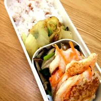 Snapdishの料理写真:厚揚げとニラとしめじの煮物弁当|キーラさん