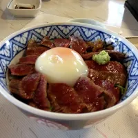 Snapdishの料理写真:あか牛丼|Reiki Sakataさん