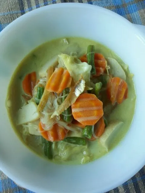 Nyonya style Mixed Vegetable in Cream of Coconut Gravy|Mrs BNazさん