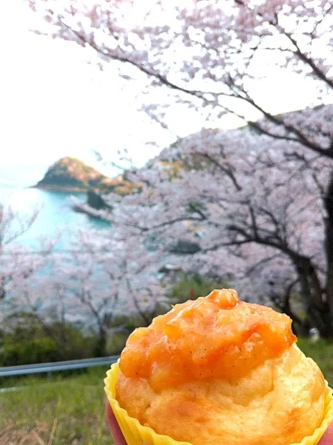 カップケーキ☆ジャムのせ♫で、花見♪( ´▽｀)|とんさん