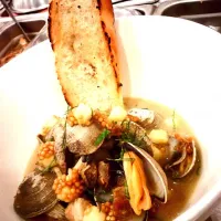 clams with Chinese bacon, pickled mustard seeds, Asian pear, and fresh mint|travis masarさん