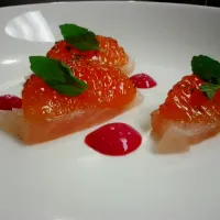 cured yellowtail with bruleed grapefruit, red beet creamed tofu|travis masarさん