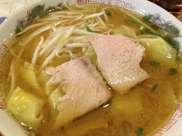 Snapdishの料理写真:さいとうラーメンみそワンタン麺|kurita820さん