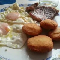 Snapdishの料理写真:Huevos, patatas,...|Joséさん