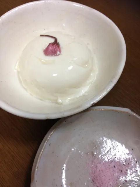 ひとひら  桜塩で(お豆腐ですよ)|Itsumiさん