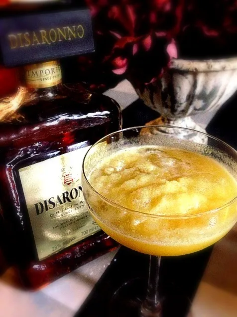 Snapdishの料理写真:PassionFruits Frozen cocktail with Amaretto🍸|romieさん