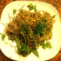 Snapdishの料理写真:Buckwheat noodles, veggies, peanuts, egg, pad thai Sauce|Mario M. Gonzalezさん