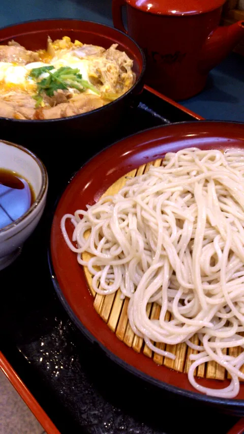 Snapdishの料理写真:親子丼と蕎麦のセット|石田尚之さん