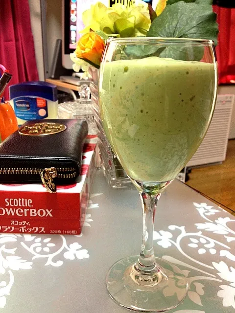 Banana, spinach and avocado milk shake|Lian Limさん