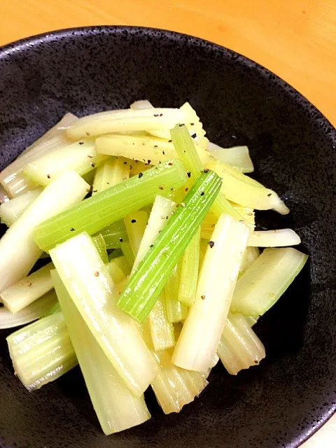 セロリの柚子胡椒和えʕ•̫͡•ʔ♬✧|かよさん