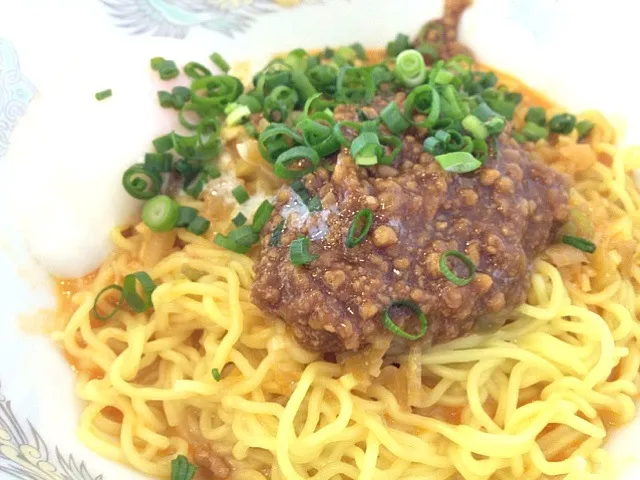 今日の社食は汁なし担々麺。440円。遅くなりました。|ルーア・ブランカさん