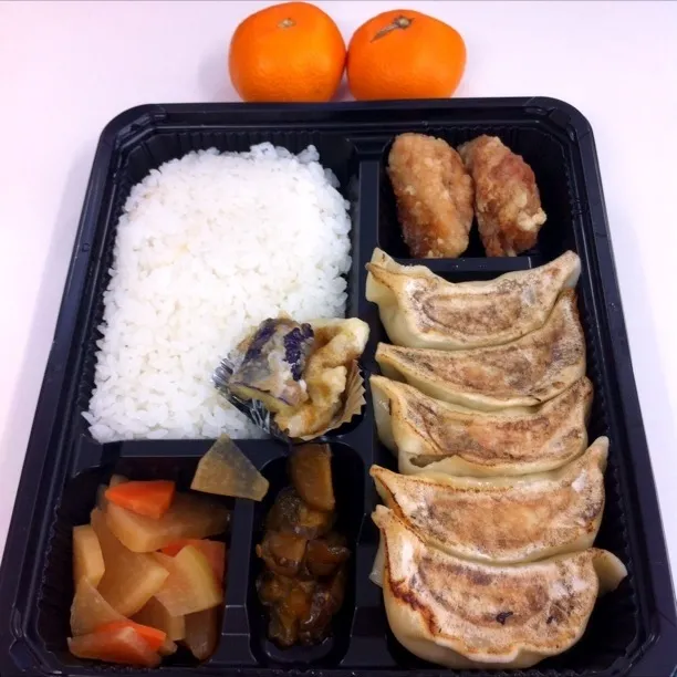 餃子弁当|まどろみさん