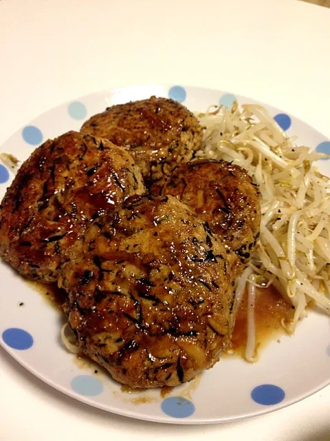 鶏挽肉と豆腐のハンバーグ|たにおんさん