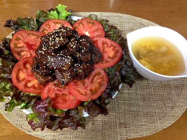 牛肉とトマトのサラダ&カブとしめじの玉子スープ|信太郎さん