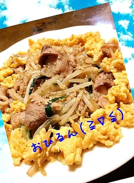 2miさんの、もやし&ｽﾊﾟﾑのﾏﾖｶﾞｰﾘｯｸ炒めの豚肉バージョン🐷|おひるごはんさん