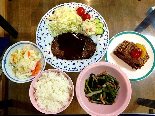 ステーキ、らっきょ酢漬け、ほうれん草の炒め物、ポテトサラダ、ケーキ|まゆめろさん