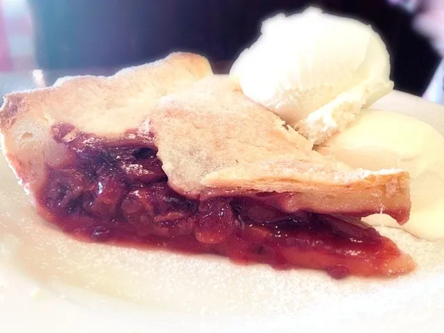 Cherry Pie w/ice cream|Junya Tanakaさん