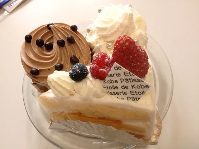 エトワール・ドゥ『ショートケーキ＆アメリカンカップケーキ』|tomoさん