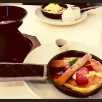 Snapdishの料理写真:苺ショコラディップ窯出パンケーキ|ちゃきさん