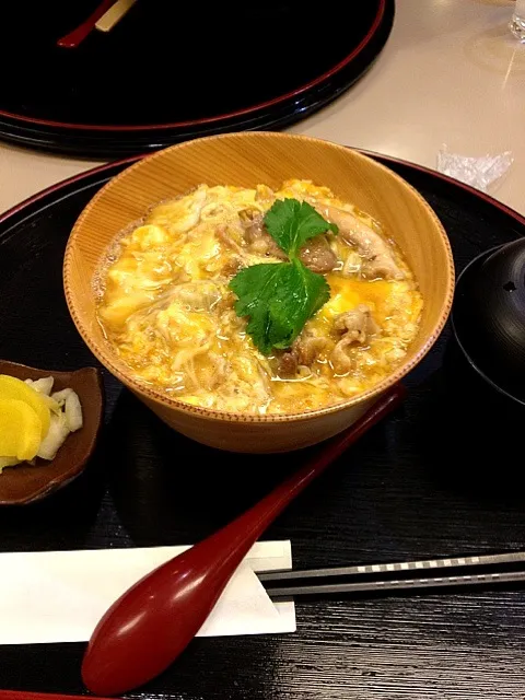 比内地鶏や 究極の親子丼|リリーさん