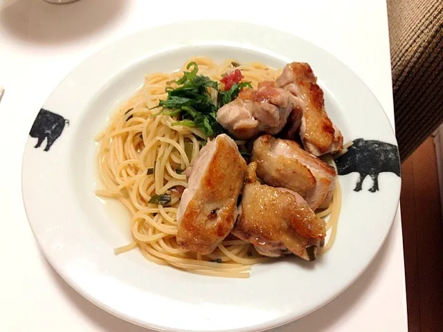 Snapdishの料理写真:チキンと梅しそパスタ|佑也さん