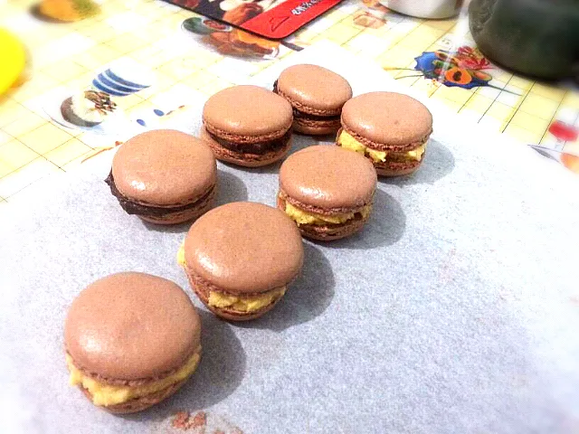 Chocolate Macaron with Honey Custard|wan chanさん