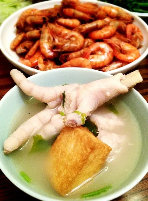 Snapdishの料理写真:Chicken Feet Soup With Taro And Fish Tofu 😉|MyRaXさん