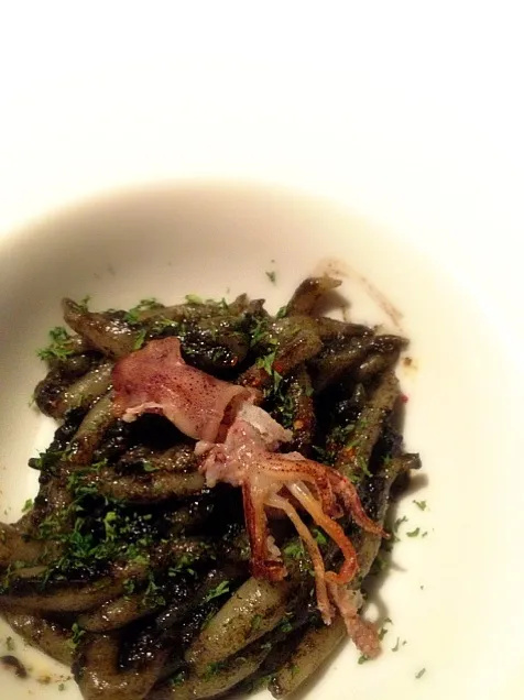 Snapdishの料理写真:Squid ink hand-rolled trofie pasta with baby squid and chilli padi flakes|Funky Chefさん