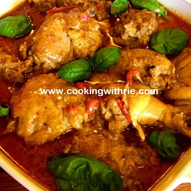 Snapdishの料理写真:Ayam Bumbu Rujak / Chicken with Spicy Coconut Gravy|rie simsさん