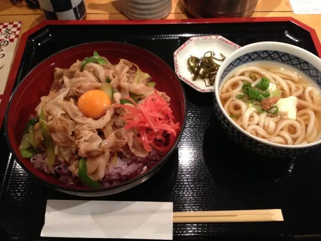 渋谷で珍しくこんなの食べたよ。残したけど。|かずやっこさん