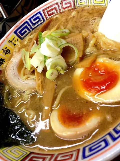 Snapdishの料理写真:醤油とんこつラーメン＋味玉|atsukoさん