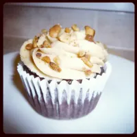 Chocolate Cupcake with Peanut Butter Frosting|Robert Luさん