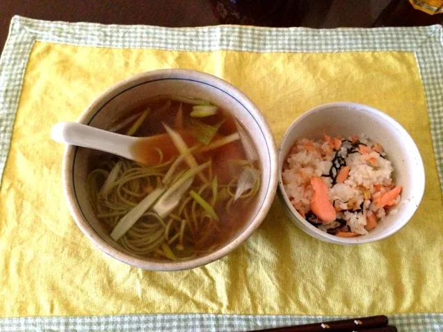 鍋残りスープで作ったお蕎麦と鮭ご飯|純さん