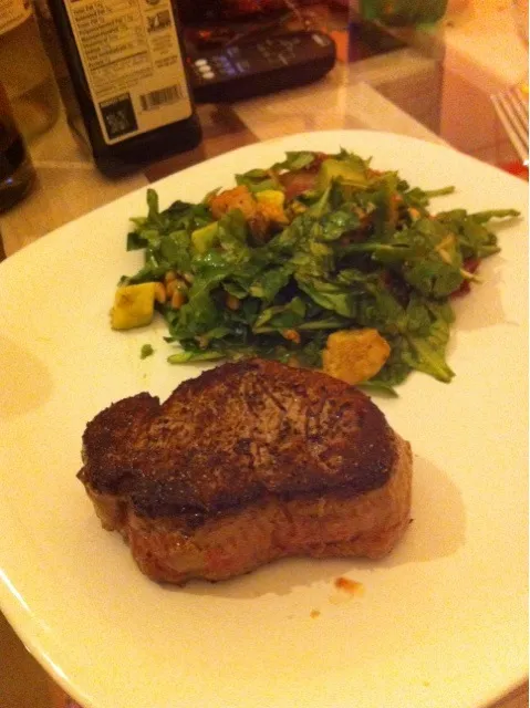 Fillet mignon and salad|miwa nagamitsuさん