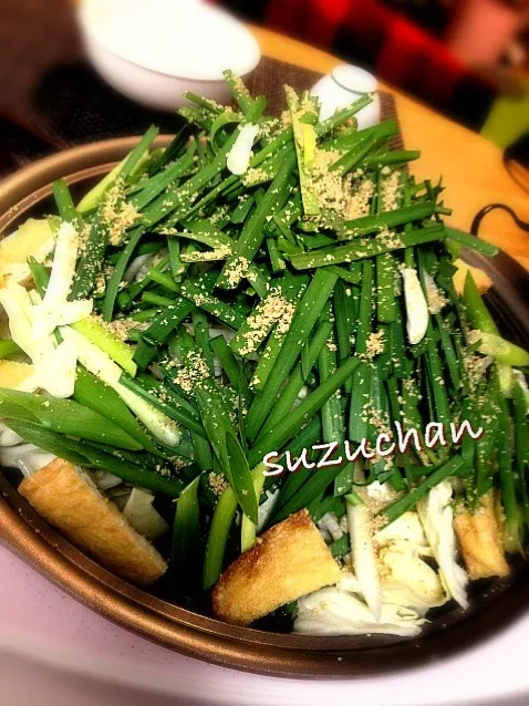 Snapdishの料理写真:もつ鍋〜豚骨味噌味|suzuchan🐶さん