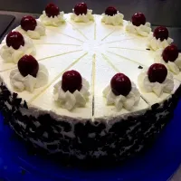 Black Forest cake (Schwarzwälder - Kirschtorte)|cäciliaさん