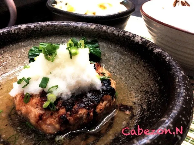 今日の賄い  軟骨入り鶏バーグ塩ポンがけ|Cabezon.Nakamuraさん