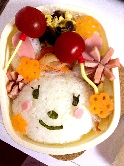 Snapdishの料理写真:うさちゃん弁当|chicchiさん