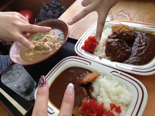 Snapdishの料理写真:ボードでの昼食|chikinさん