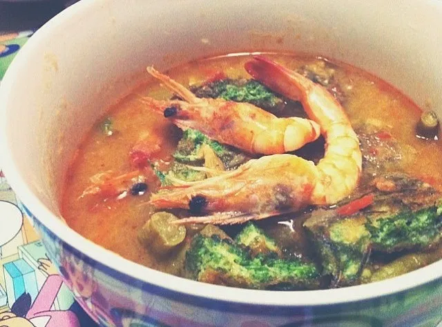 Snapdishの料理写真:Shrimp in tamarind paste soup|Saranya R.さん